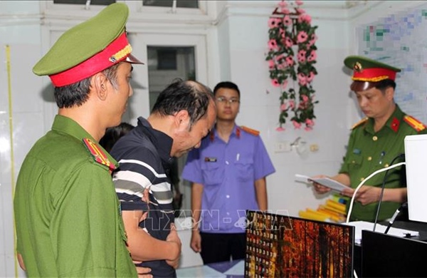 Vụ ô tô tông nhiều xe máy rơi xuống sông tại Nghệ An: Tạm giữ hình sự lái xe gây tai nạn