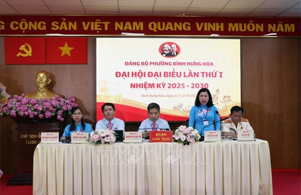 TP Hồ Chí Minh: &#39;Cắt&#39; chương trình văn nghệ chào mừng Đại hội Đảng bộ phường, xã