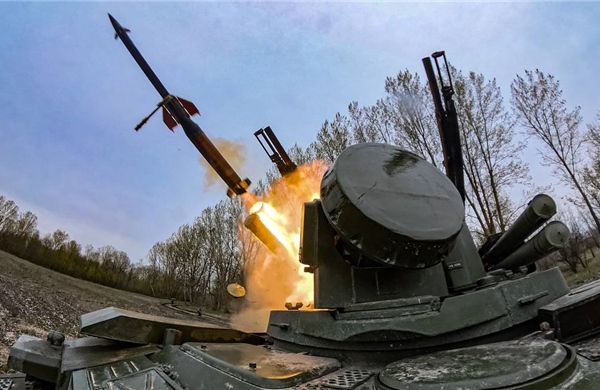 Nga tuyên bố tấn công các cơ sở công nghiệp - quân sự ở Ukraine