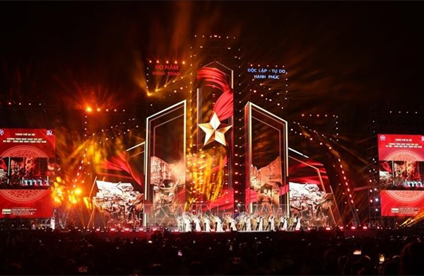 Concert &#39;Tôi yêu Tổ quốc tôi&#39; và màn bắn pháo hoa sẽ khép lại Triển lãm thành tựu đất nước