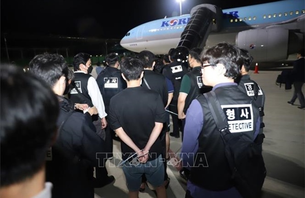 Cạm bẫy phía sau không gian ảo