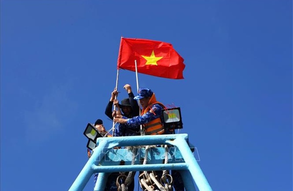 Phòng, chống khai thác hải sản IUU tại vùng biển giáp ranh