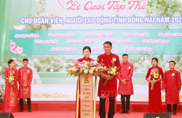 Tổ chức lễ cưới cho 12 cặp đôi là công nhân khó khăn ở Đồng Nai