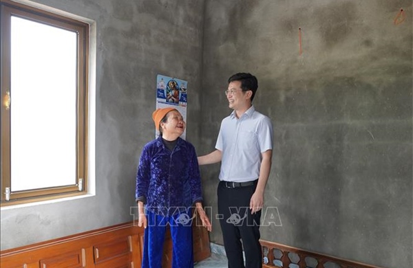 Mọi việc đều lấy 'Dân là gốc' và 'chuyển mạnh từ nói sang làm'