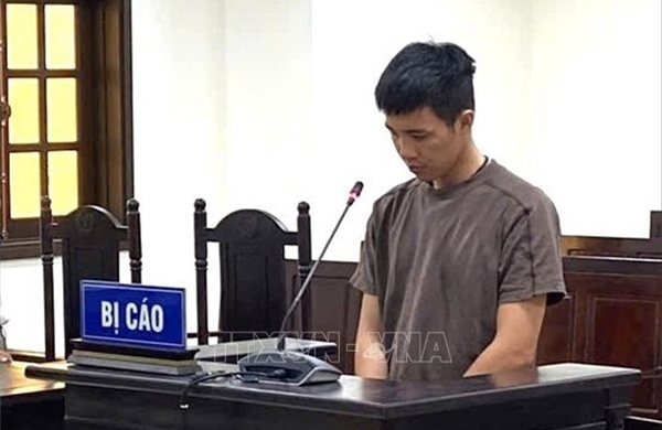 Trộm 4 bánh xe vì mâu thuẫn cá nhân, bị cáo lĩnh án 9 tháng tù