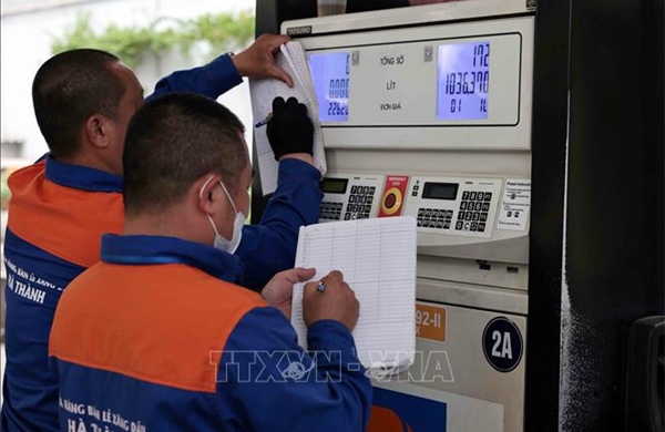 Giá xăng dầu tiếp tục giảm mạnh từ 15h30 hôm nay 9/4