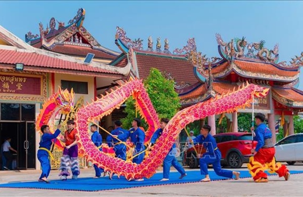 Bản sắc Việt trong tim