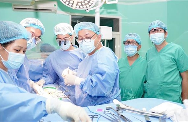 Sáu cuộc đời được nối dài từ một người hiến tạng