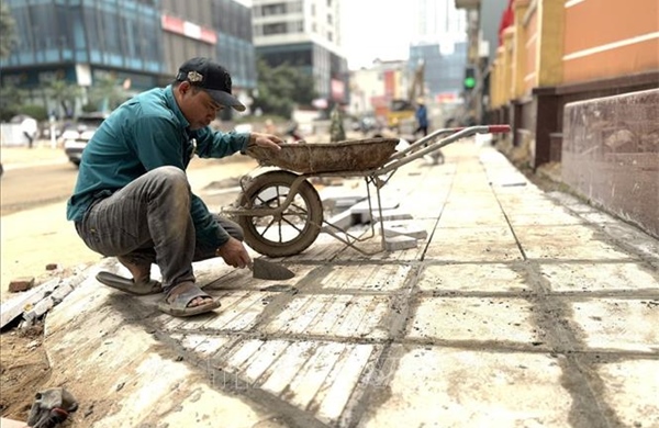 Hà Nội chỉnh trang hạ tầng, đảm bảo an toàn giao thông dịp 30/4 - 1/5