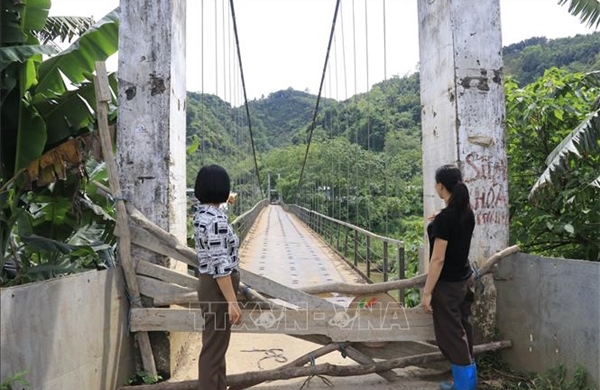 Cần sớm đầu tư cầu cứng thay thế cầu treo Yên Phú hư hỏng nặng