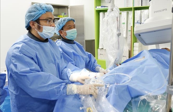 50 phút giành lại sự sống cho người bệnh nguy kịch