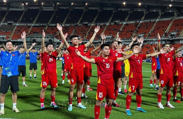 Chung kết lượt đi ASEAN Cup 2026: 'Ma thuật' của HLV Kim Sang Sik