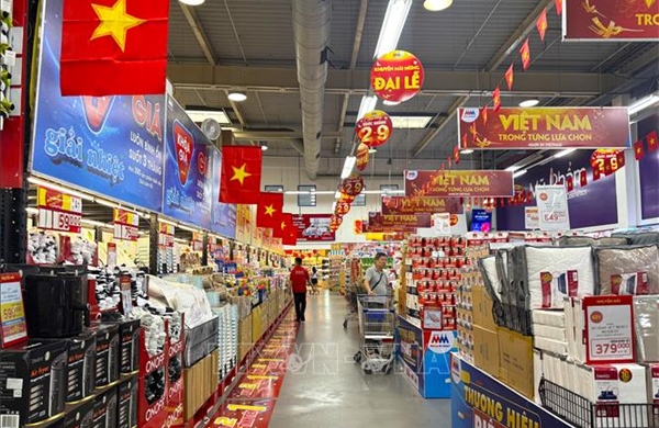 Hàng hóa dồi dào, nhiều khuyến mại lớn kích cầu mua sắm dịp 2/9
