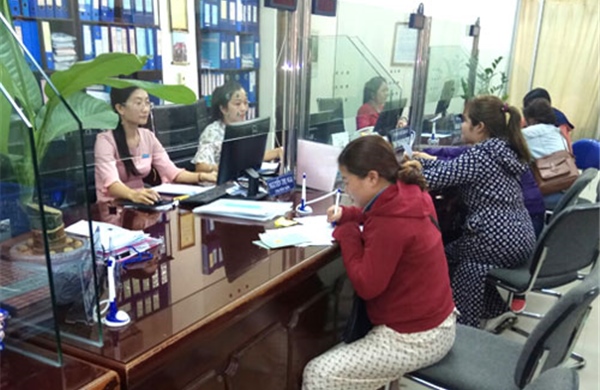 Thân nhân được hưởng các khoản trợ cấp nào khi người hưu trí qua đời?