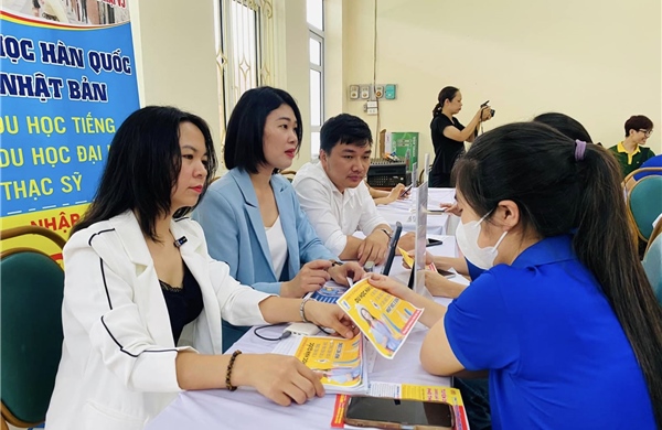 Hơn 1.600 chỉ tiêu tuyển dụng việc làm lưu động tại huyện ven đô Hà Nội