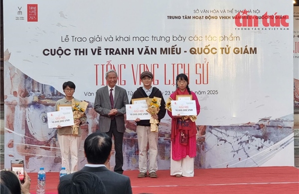 Triển lãm ‘Tiếng vang lịch sử’ qua lăng kính sáng tạo của các hoạ sĩ trẻ