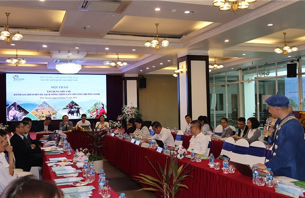 Xây dựng Bộ tiêu chí đánh giá điểm đến du lịch nông thôn gắn với tăng trưởng xanh