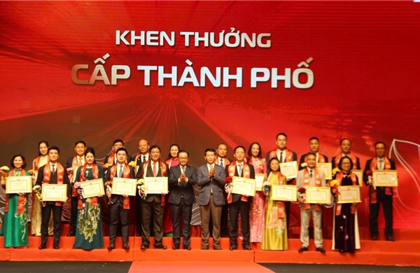 Hà Nội tôn vinh 118 doanh nghiệp, doanh nhân Thăng Long tiêu biểu