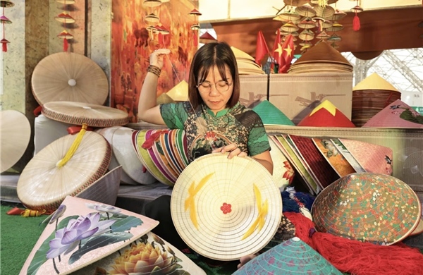 'Lễ hội mua sắm năm 2025' kết nối văn hóa, thương mại và ẩm thực làng nghề đặc sắc