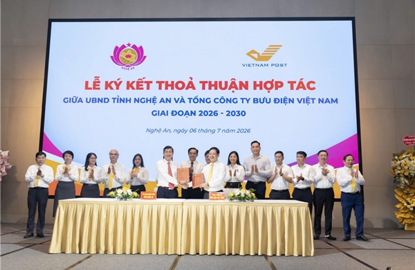 Tỉnh Nghệ An hợp tác đưa dịch vụ công đến gần người dân bằng hạ tầng số