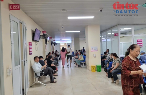 Quyền lợi khám trái tuyến bằng BHYT được tăng chi trả ra sao từ tháng 7/2026?