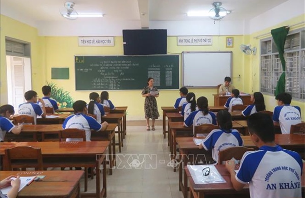 Kỳ thi tốt nghiệp THPT 2025: Sáng 26/6, thí sinh thi môn Ngữ văn 