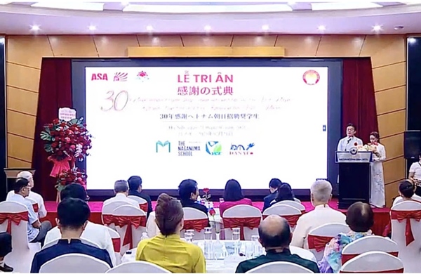 30 năm chương trình học bổng toàn phần dành cho học sinh, sinh viên Việt Nam 