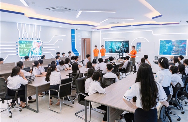 Trường Đại học công bố học bổng tìm kiếm nhân tài kỷ nguyên số