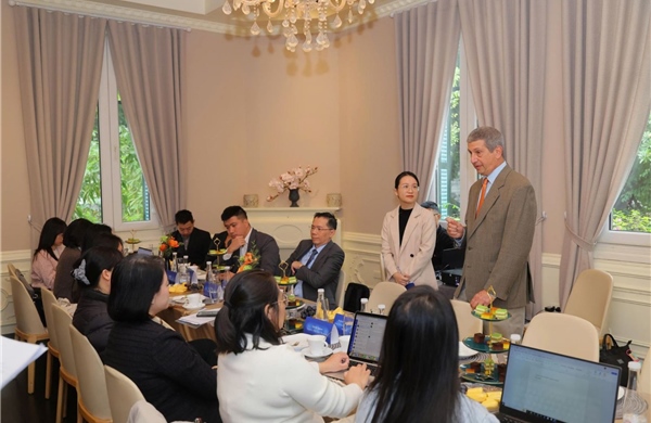 Việt Nam trong tiến trình chuyển đổi và phát triển kinh tế của ASEAN