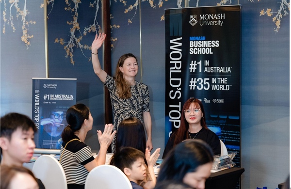 Đại học top 36 thế giới mang cơ hội học tập thực tế đến với sinh viên Việt Nam