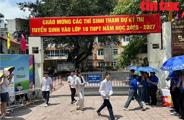 Thí sinh Hà Nội hoàn thành kỳ thi chuyên vào lớp 10