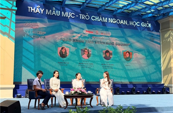 Bảo vệ trẻ khỏi áp lực học đường và cạm bẫy mạng 