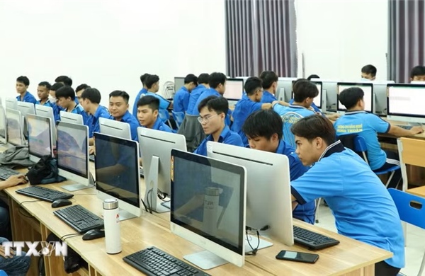 Thể chế mở đường, nguồn lực tập trung sẽ tạo nhân lực chất lượng