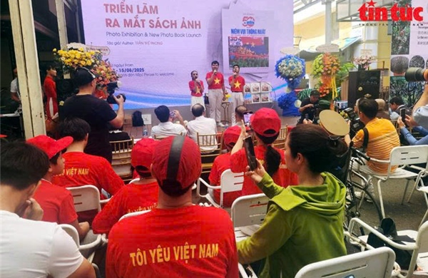 TP Hồ Chí Minh: Triển lãm và ra mắt sách ảnh &#39;50 năm niềm vui thống nhất&#39;