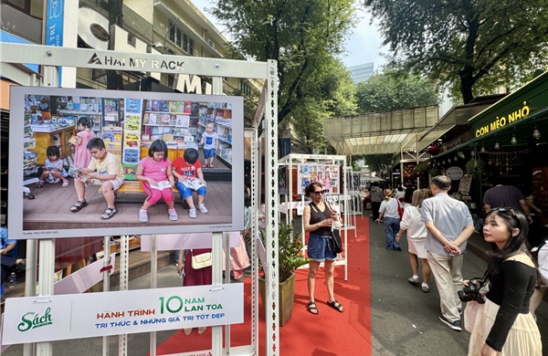 Đường Sách TP Hồ Chí Minh vẫn lo mất bạn đọc dù đạt doanh thu kỷ lục