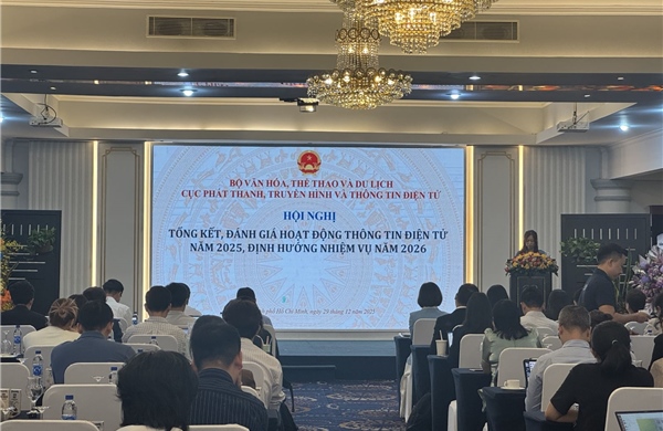 Tăng giám sát không gian mạng, phát triển truyền thông số