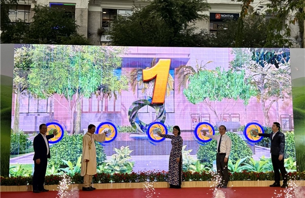 TP Hồ Chí Minh: Khánh thành 'Con đường nhiếp ảnh' chào mừng thành công Đại hội XIV của Đảng