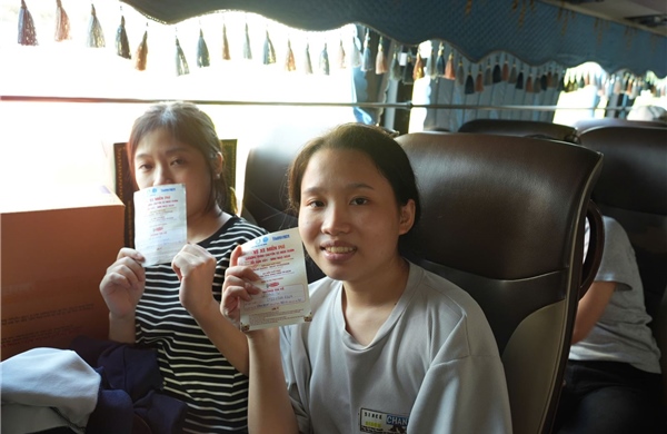 Hàng nghìn sinh viên khó khăn được hỗ trợ về quê đón Tết