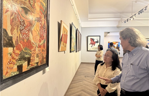 Lần đầu tổ chức triển lãm mỹ thuật 'Thành phố mùa xuân'