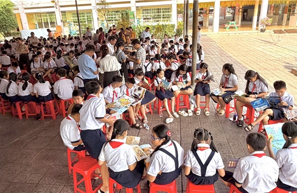 'Mở sách - Mở tương lai' lan tỏa văn hóa đọc trong học sinh tiểu học