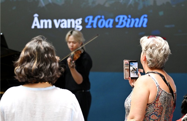 'Bản hòa ca nghệ thuật' lan tỏa không khí 30/4 - 1/5 tại TP Hồ Chí Minh