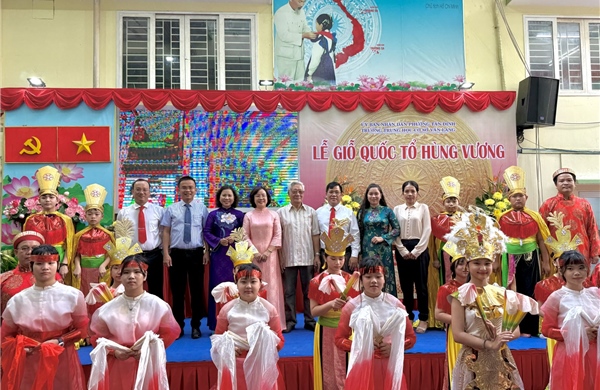 Giỗ Tổ Hùng Vương được tái hiện sinh động trong trường học