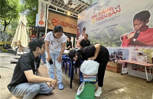‘Hải đăng trên bản’ và hành trình gieo mầm tri thức từ sách cũ