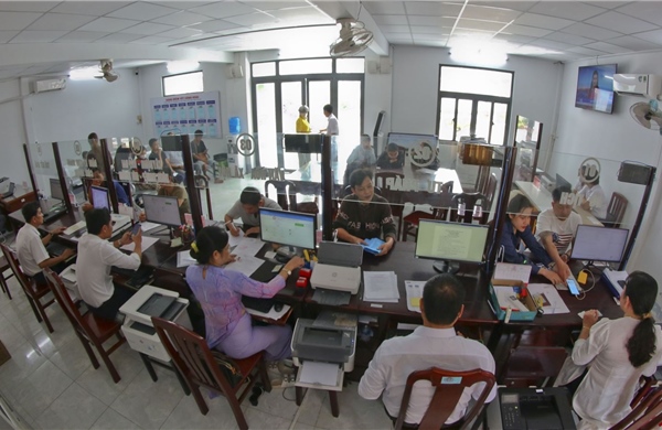 Khối lượng công việc lớn của cấp xã khi thực hiện chính quyền hai cấp