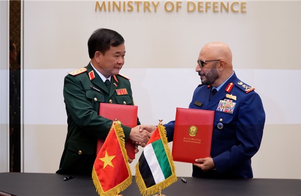Việt Nam và UAE ký Ý định thư hợp tác Quốc phòng