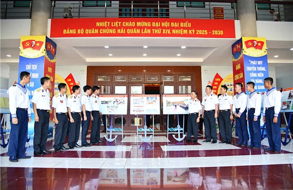 Trưng bày ảnh ‘Tự hào người chiến sĩ Hải quân’