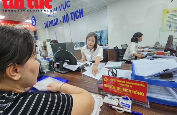 Bài 2: Cán bộ cơ sở ‘gồng mình’ phục vụ nhân dân