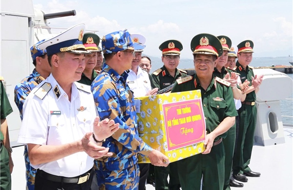 Quân chủng Hải quân luyện tập diễu binh trên biển bảo đảm đều, đẹp, an toàn tuyệt đối 