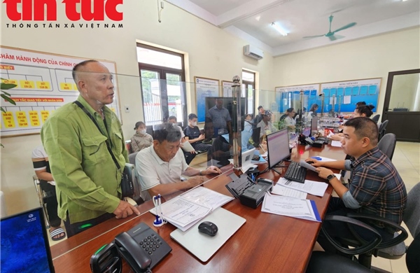 Bài cuối: Gần dân, sát dân, là chỗ dựa của nhân dân