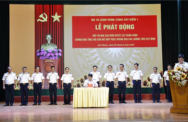 Vùng Cảnh sát biển 1 phát động thi đua cao điểm chống khai thác IUU